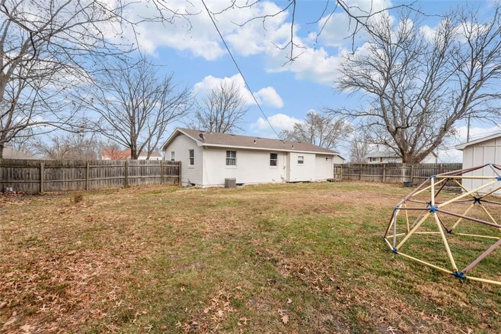 206 Cedarlane Drive — photo 23