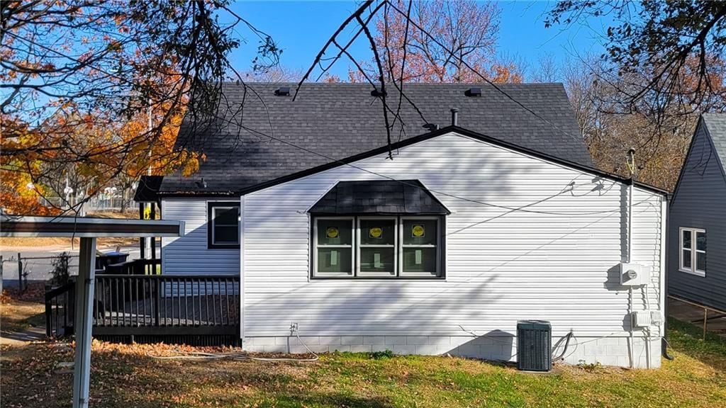 6000 Forest Avenue — photo 5