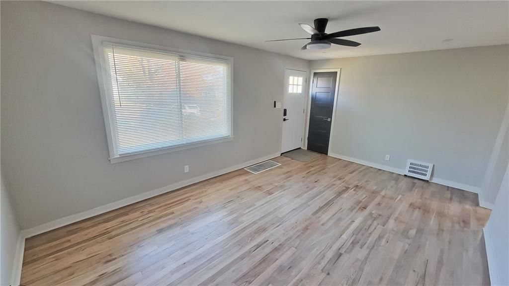 6000 Forest Avenue — photo 9