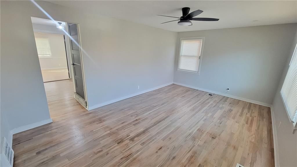 6000 Forest Avenue — photo 10