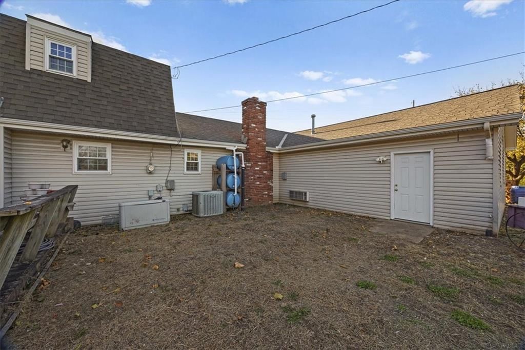 545 S 134 Street — photo 18