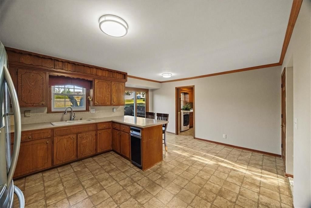 545 S 134 Street — photo 34