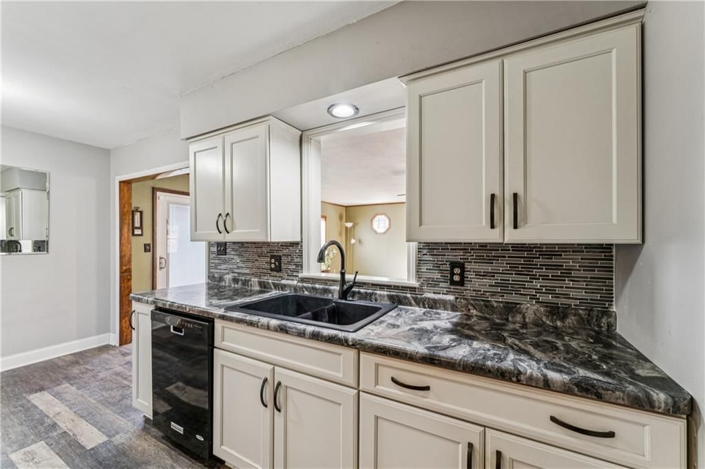 4124 S Union Street — photo 10