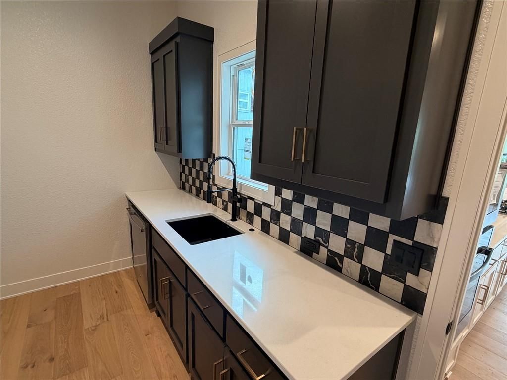 11431 S Houston Street — photo 9