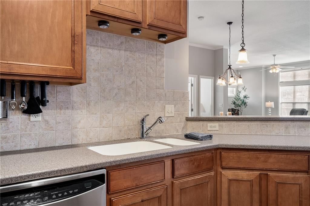 11213 S Rene Street — photo 15
