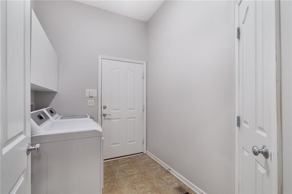 11213 S Rene Street — photo 25