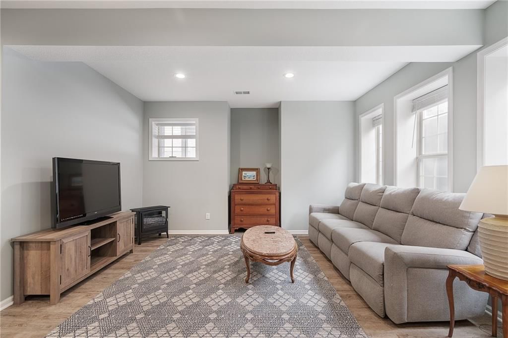 11213 S Rene Street — photo 34