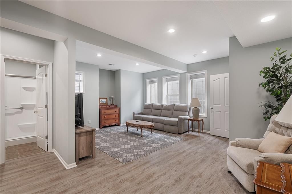 11213 S Rene Street — photo 35