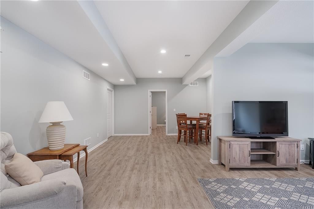 11213 S Rene Street — photo 36