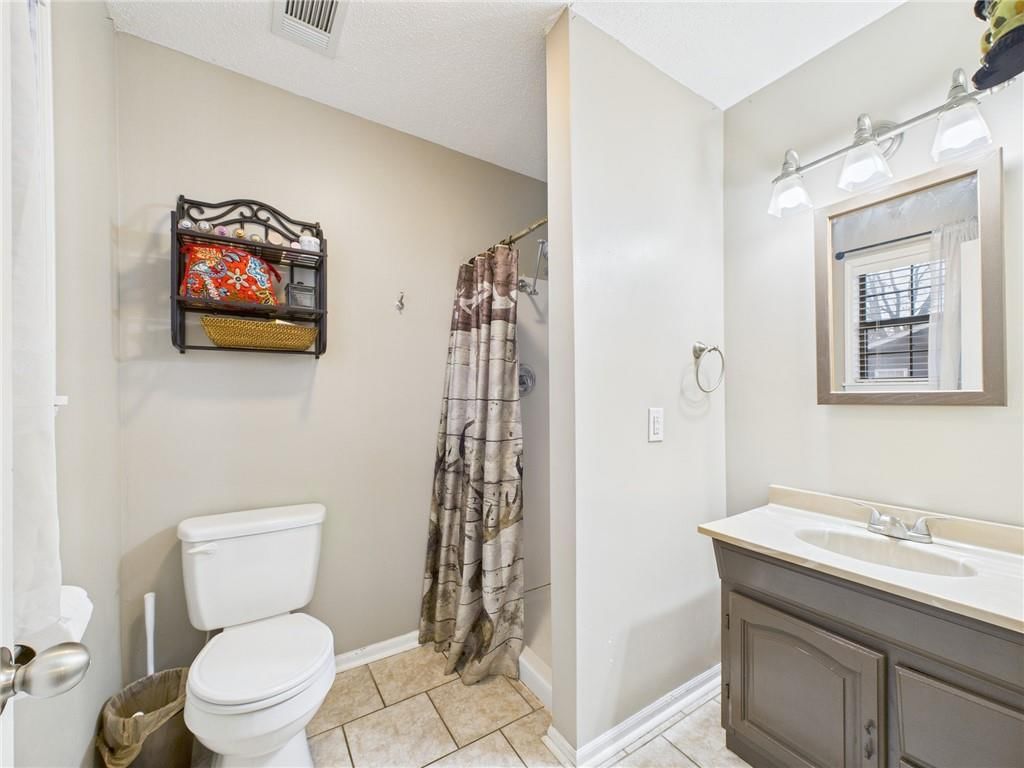 110 Hardy Street — photo 6