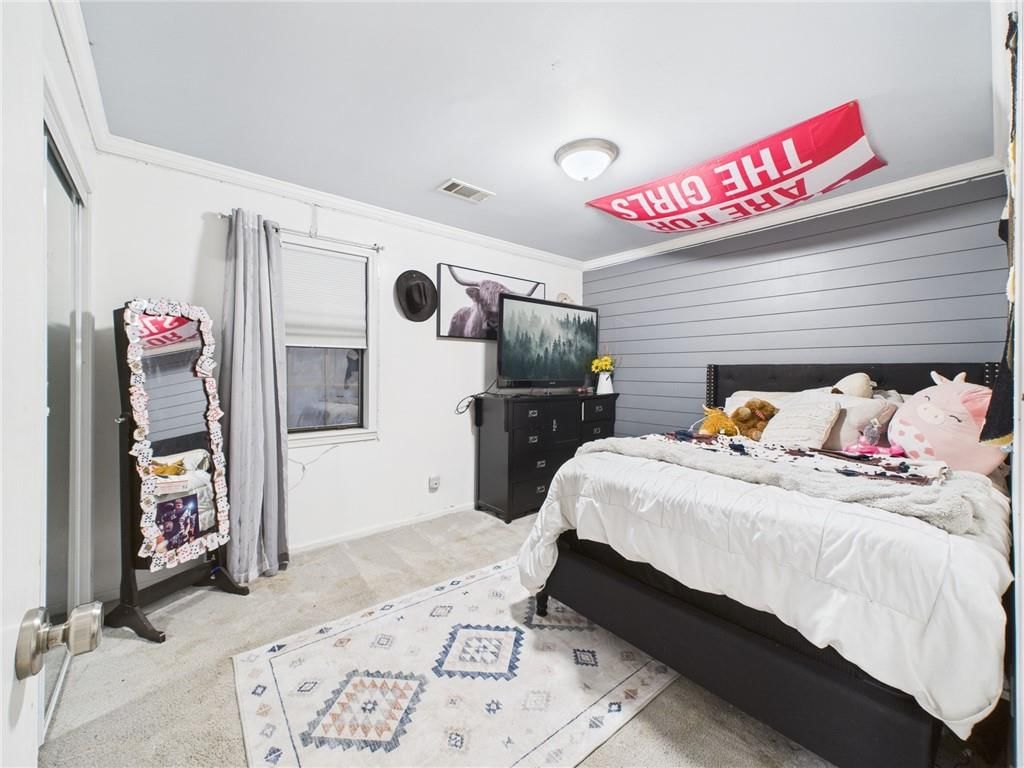 110 Hardy Street — photo 7