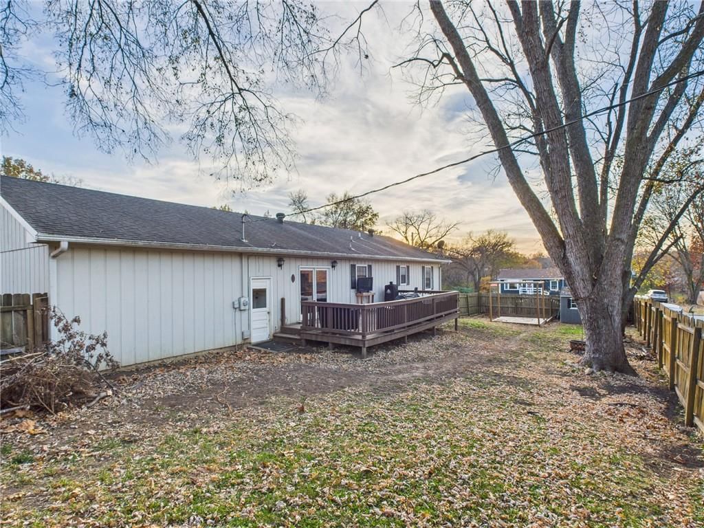 110 Hardy Street — photo 12