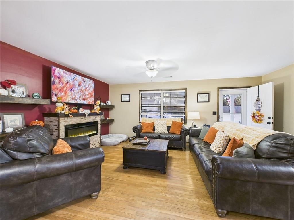 110 Hardy Street — photo 14
