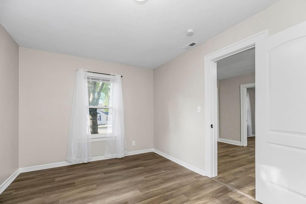 334 W Sea Avenue — photo 18