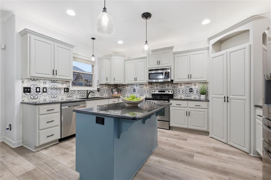 313 SW Eagles Ridge Drive — photo 1