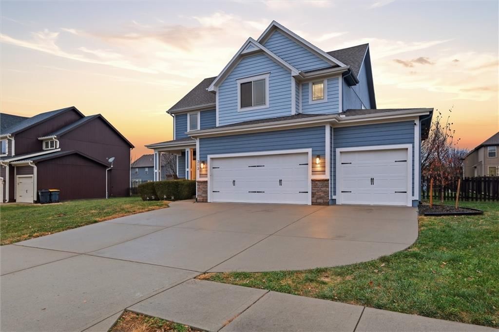 313 SW Eagles Ridge Drive — photo 2