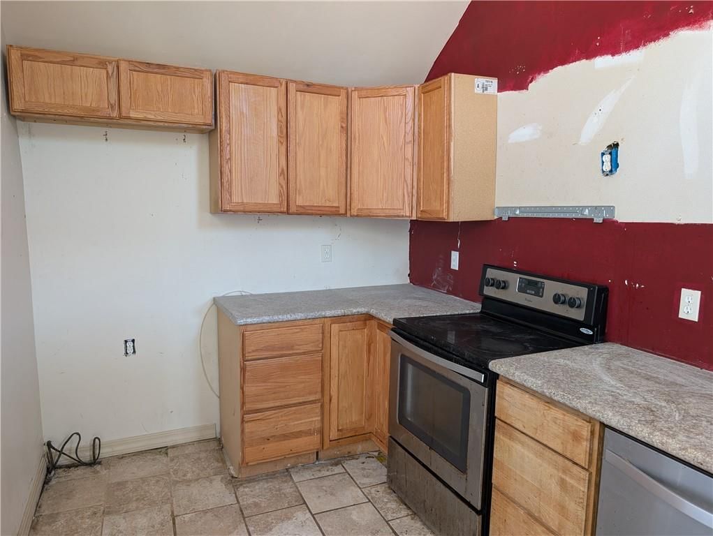 910 W 45th Street — photo 9