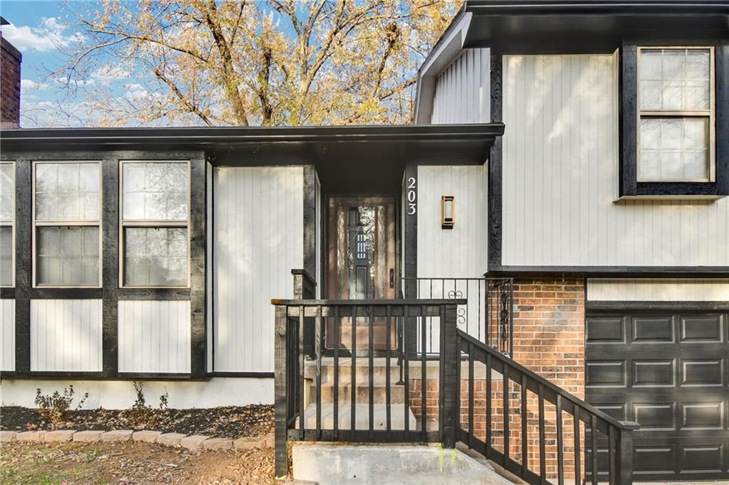 203 SE Winburn Trail — photo 5