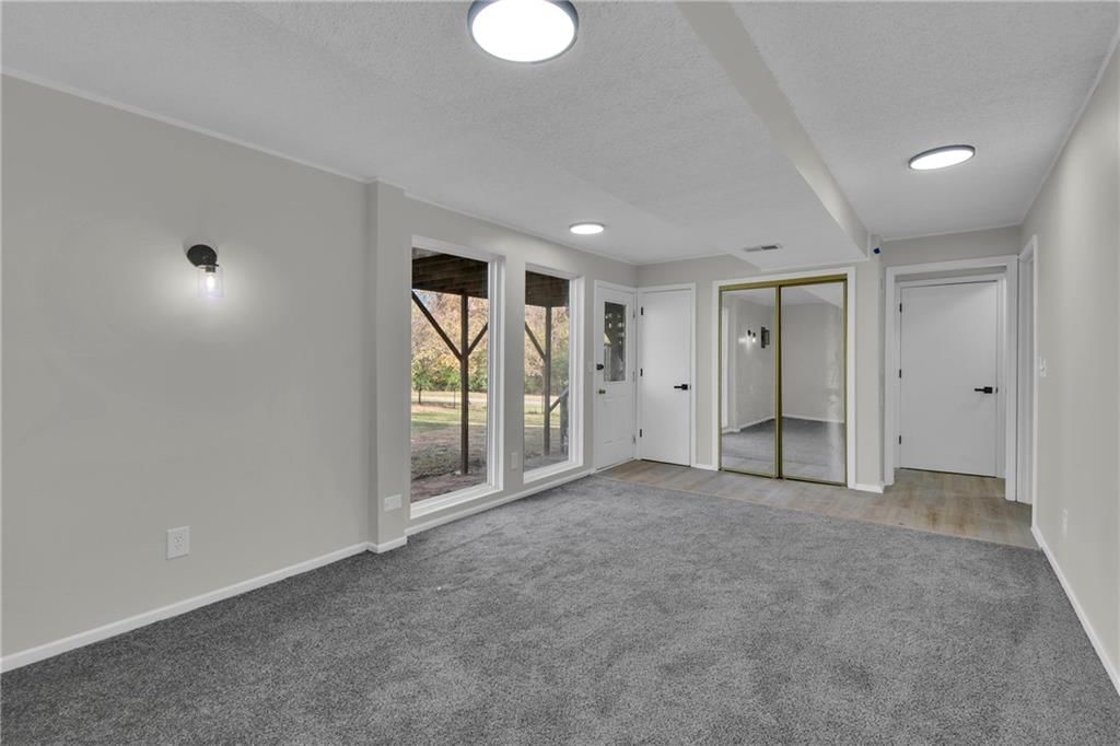 203 SE Winburn Trail — photo 8