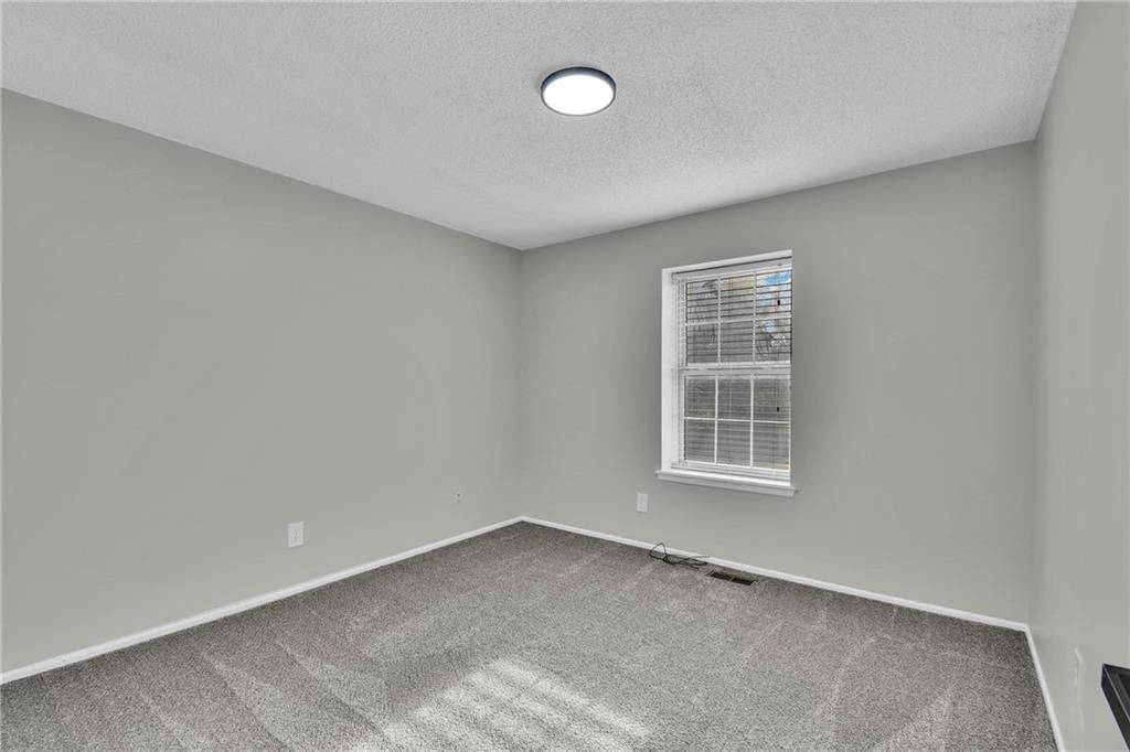 203 SE Winburn Trail — photo 13