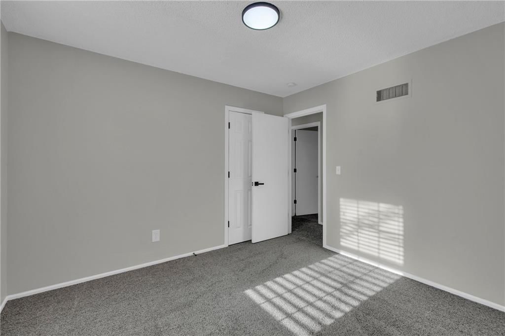 203 SE Winburn Trail — photo 14