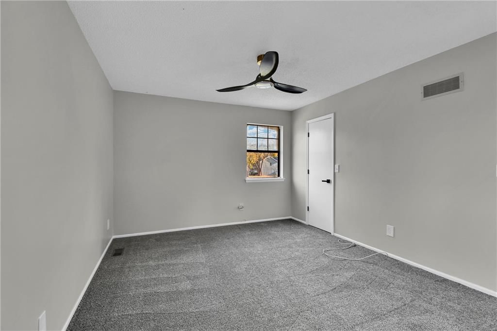 203 SE Winburn Trail — photo 18