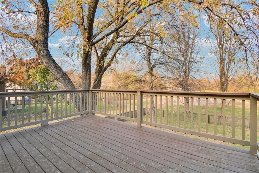 203 SE Winburn Trail — photo 24