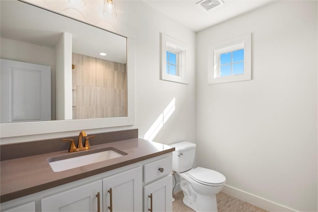 Photo 38 of 49 - 17028 Rosehill Street, Overland Park, KS 66221