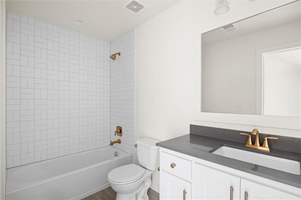 Photo 35 of 49 - 17028 Rosehill Street, Overland Park, KS 66221