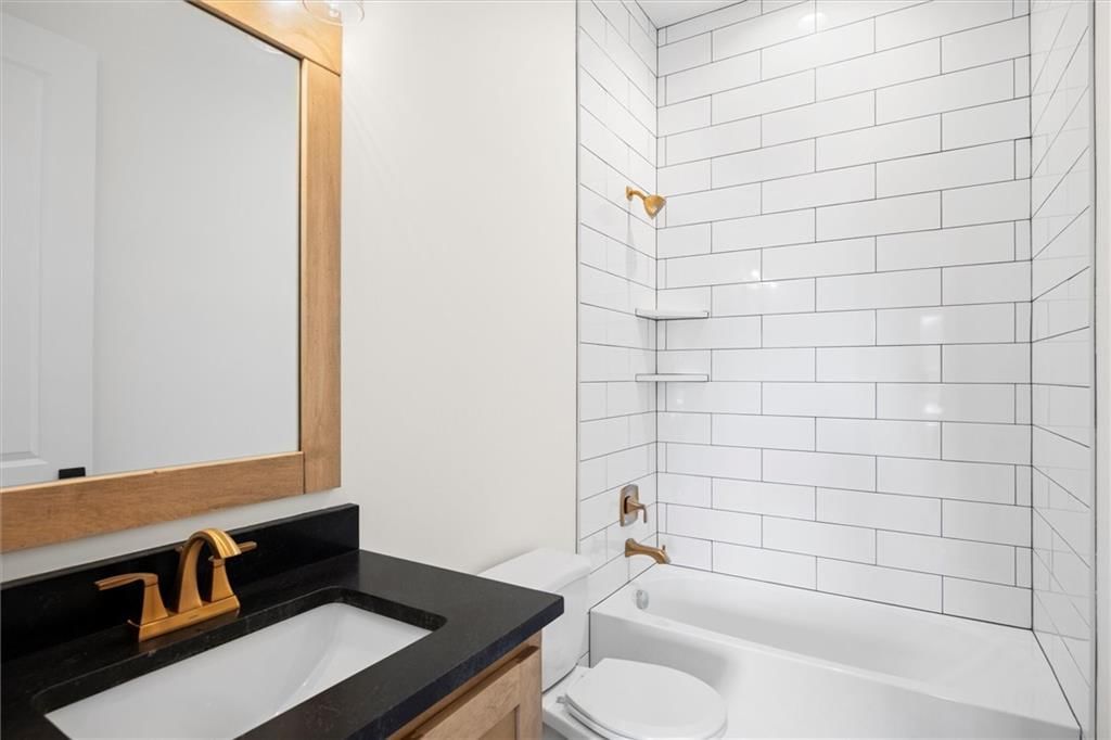 Photo 29 of 49 - 17028 Rosehill Street, Overland Park, KS 66221