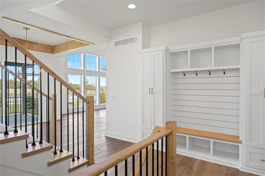 Photo 18 of 49 - 17028 Rosehill Street, Overland Park, KS 66221