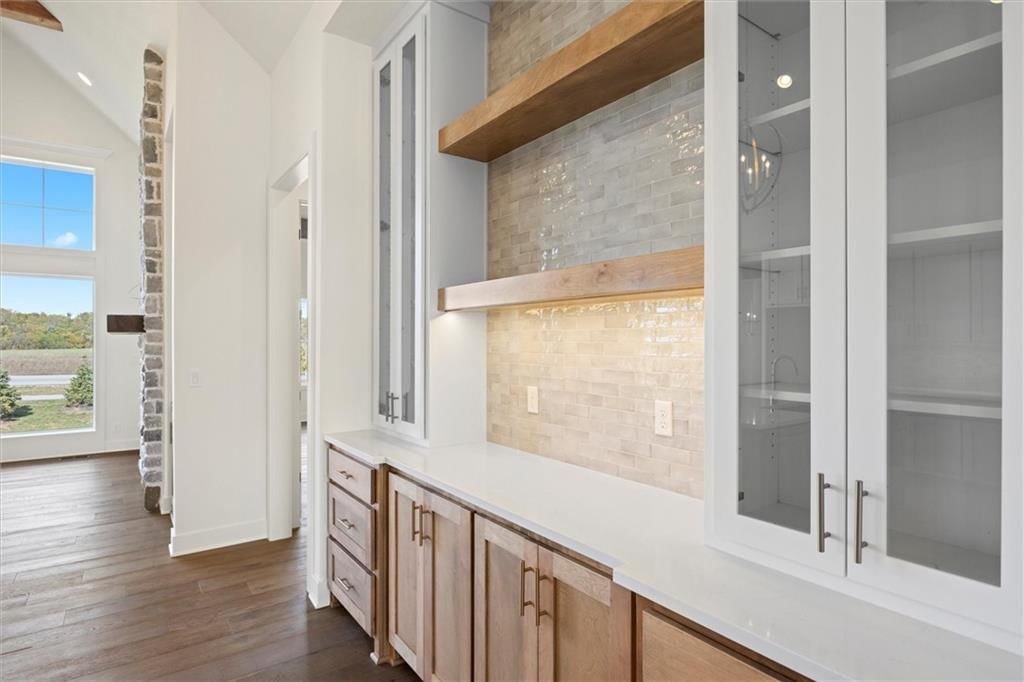 Photo 10 of 49 - 17028 Rosehill Street, Overland Park, KS 66221
