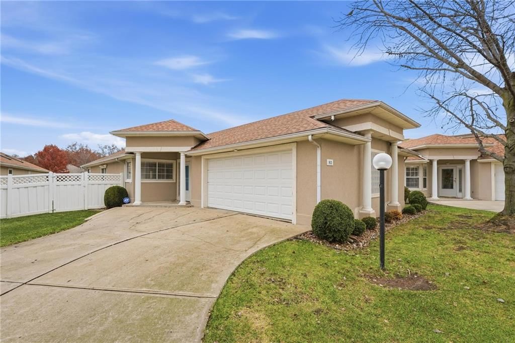 813 NW North Ridge Court, Blue Springs, MO
