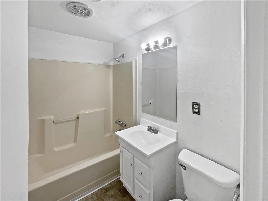 1044 S 49th Drive — photo 5