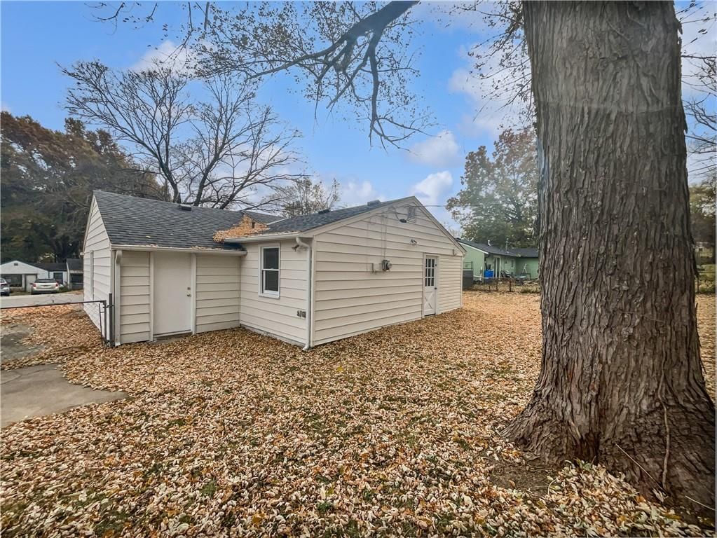 1044 S 49th Drive — photo 6