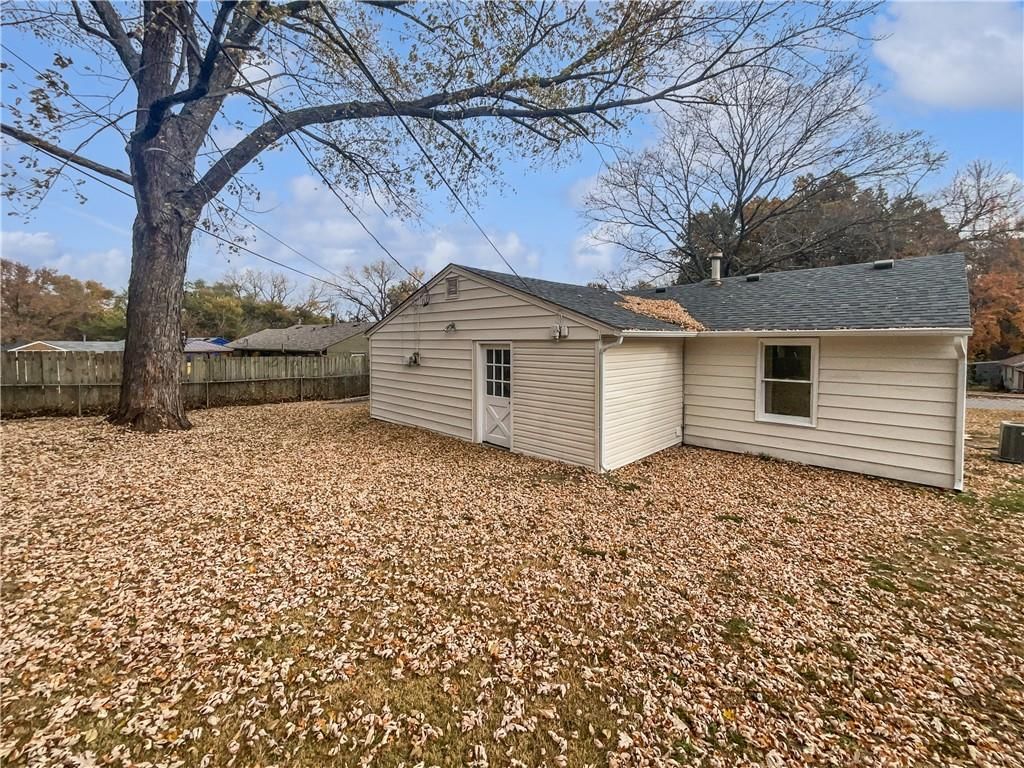 1044 S 49th Drive — photo 14