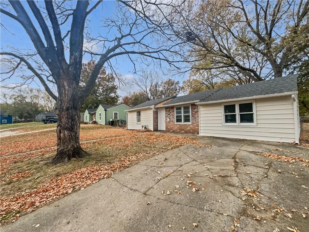 1044 S 49th Drive — photo 15