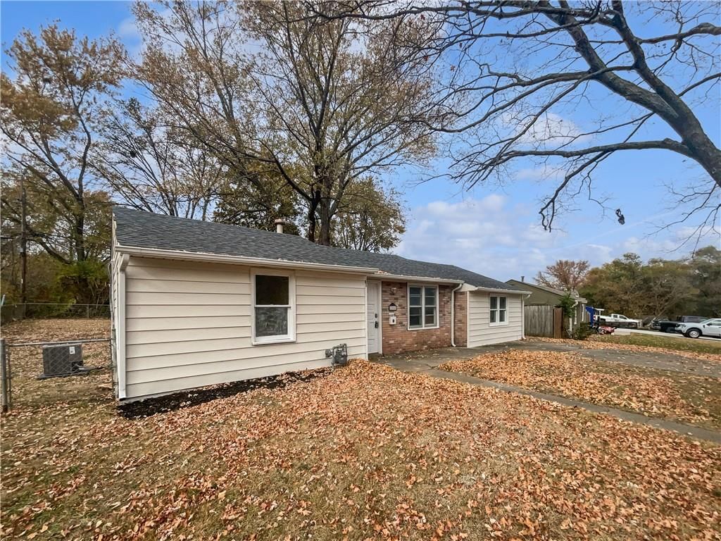 1044 S 49th Drive — photo 16