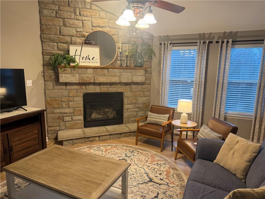 521 Hillbrook Drive — photo 5