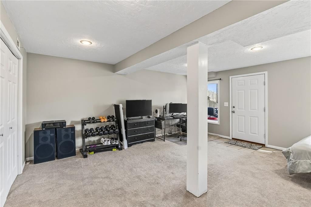 7435 N Lewis Avenue — photo 21