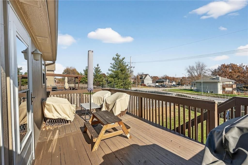 7435 N Lewis Avenue — photo 24