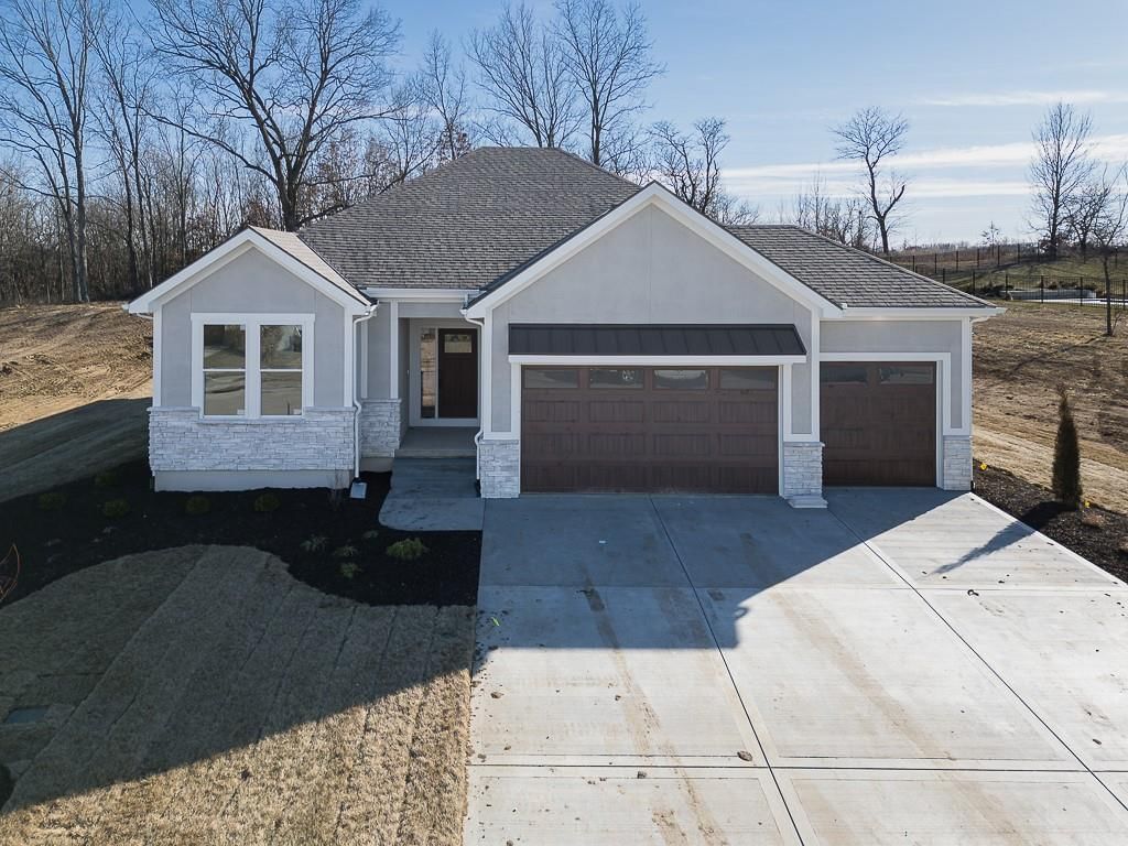 12841 Hubbard Road, Piper, KS