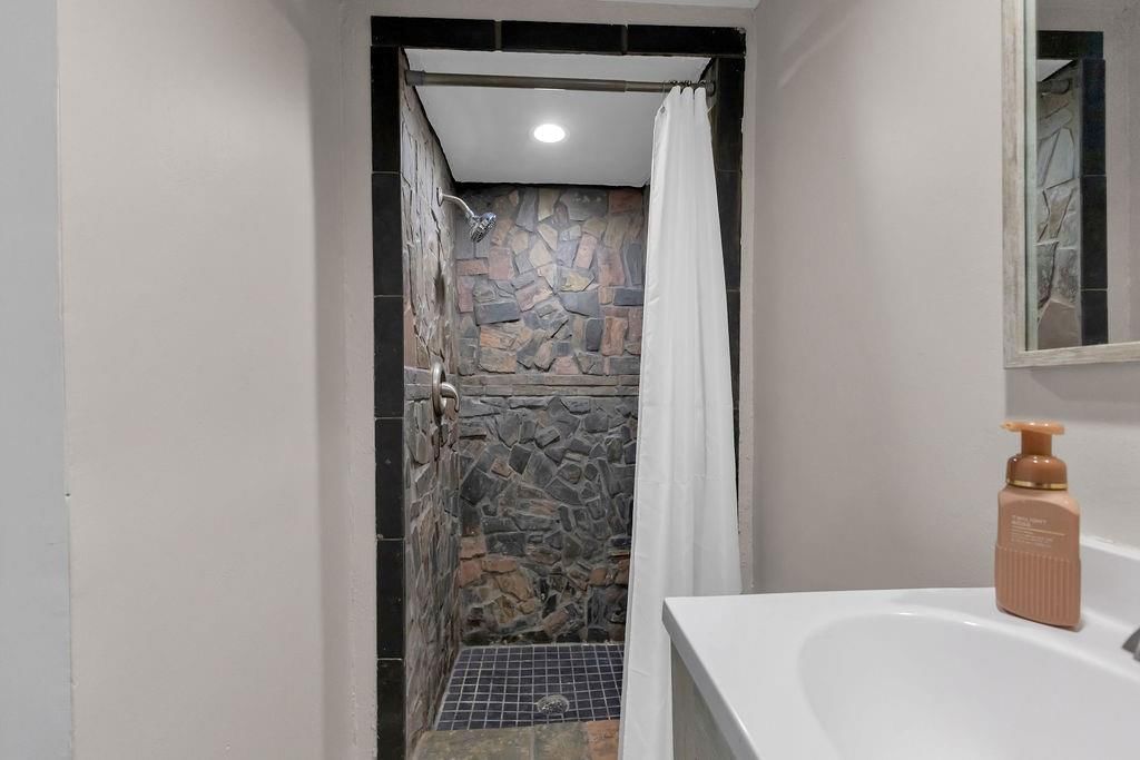 6205 Grant Street — photo 17