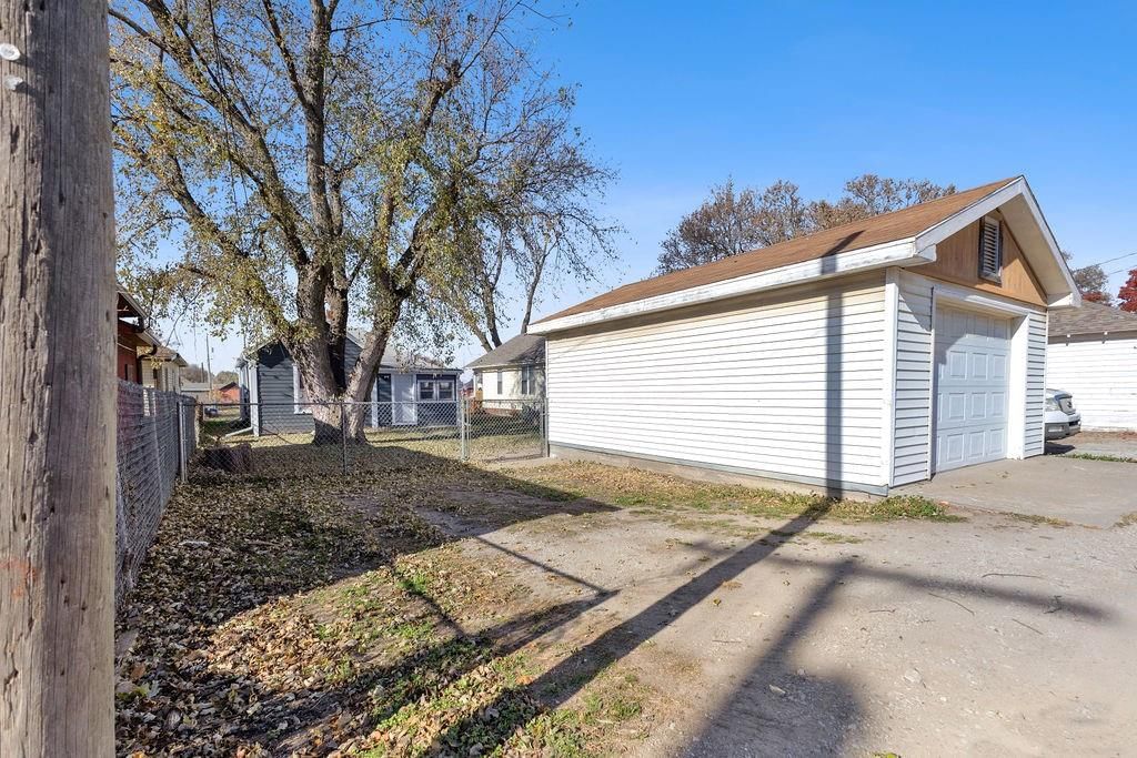 6205 Grant Street — photo 25