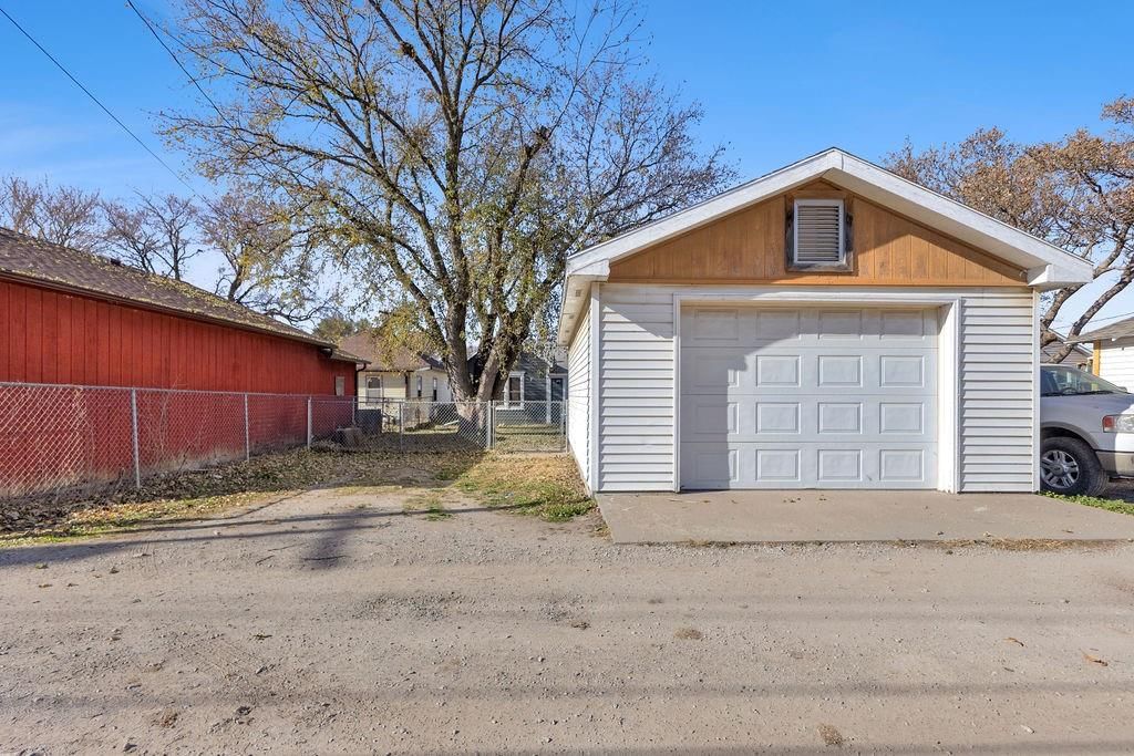 6205 Grant Street — photo 26