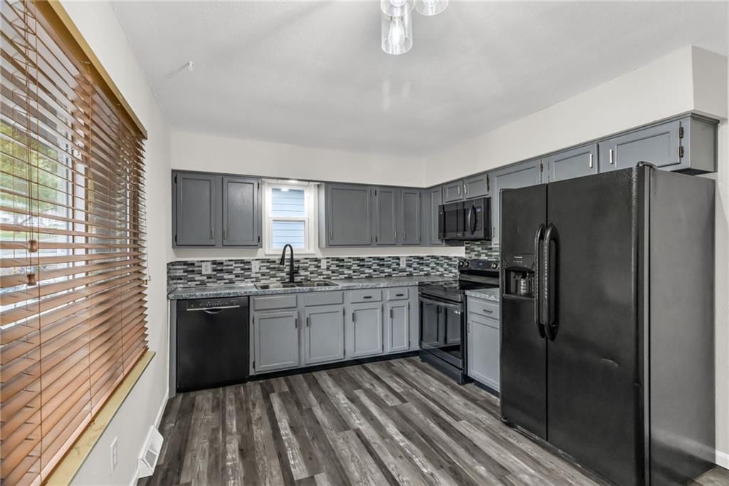 300 N Holder Road — photo 8