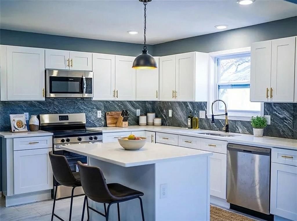 7412 N Strathbury Avenue — photo 3