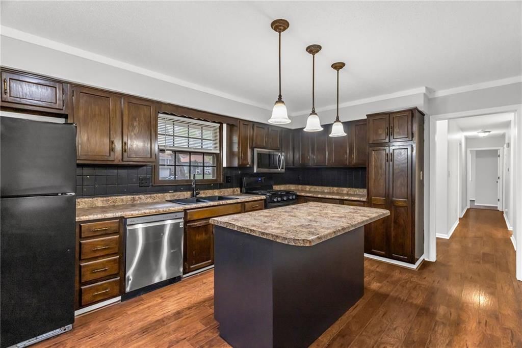 17800 Whitney Court — photo 8