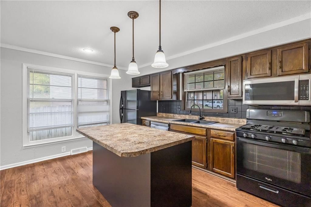 17800 Whitney Court — photo 10