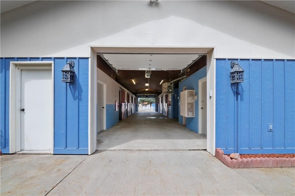 2950 W Eagle View — photo 56